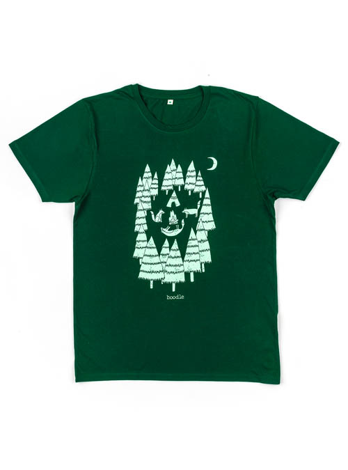 Foxes in the forest Mens organic T-shirt. Green T-shirt featuring an illustration of 3 foxes camping in the forest